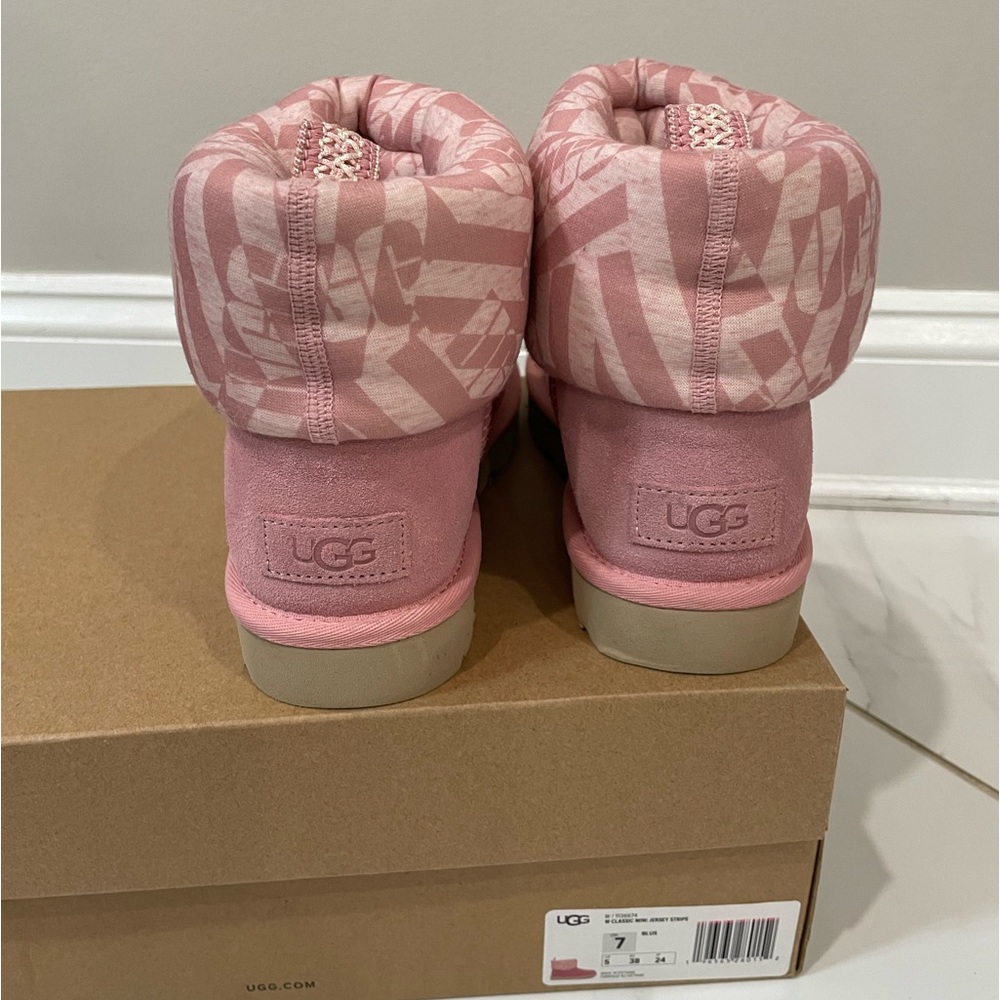 UGG Classic Mini - Picture 3 of 7